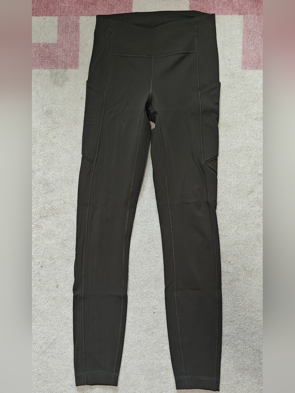 Lululemon Speed Up Tight *Full-On Luxtreme 28"